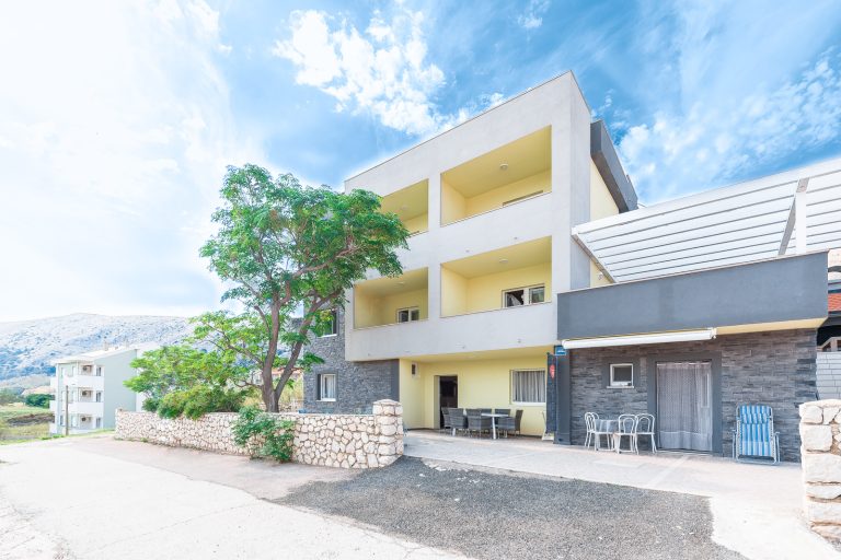 APARTMENTS LILI